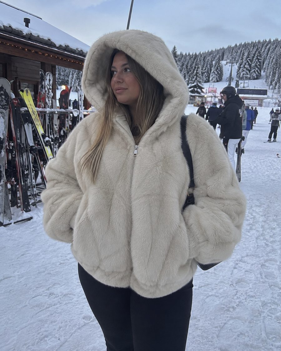 Jelena, 34